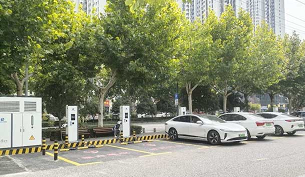 宜昌首批全液冷超充站投入運營，鴻嘉利助力高質量充電基礎設施建設